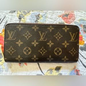 Louis Vuitton Monogram Zippy wallet